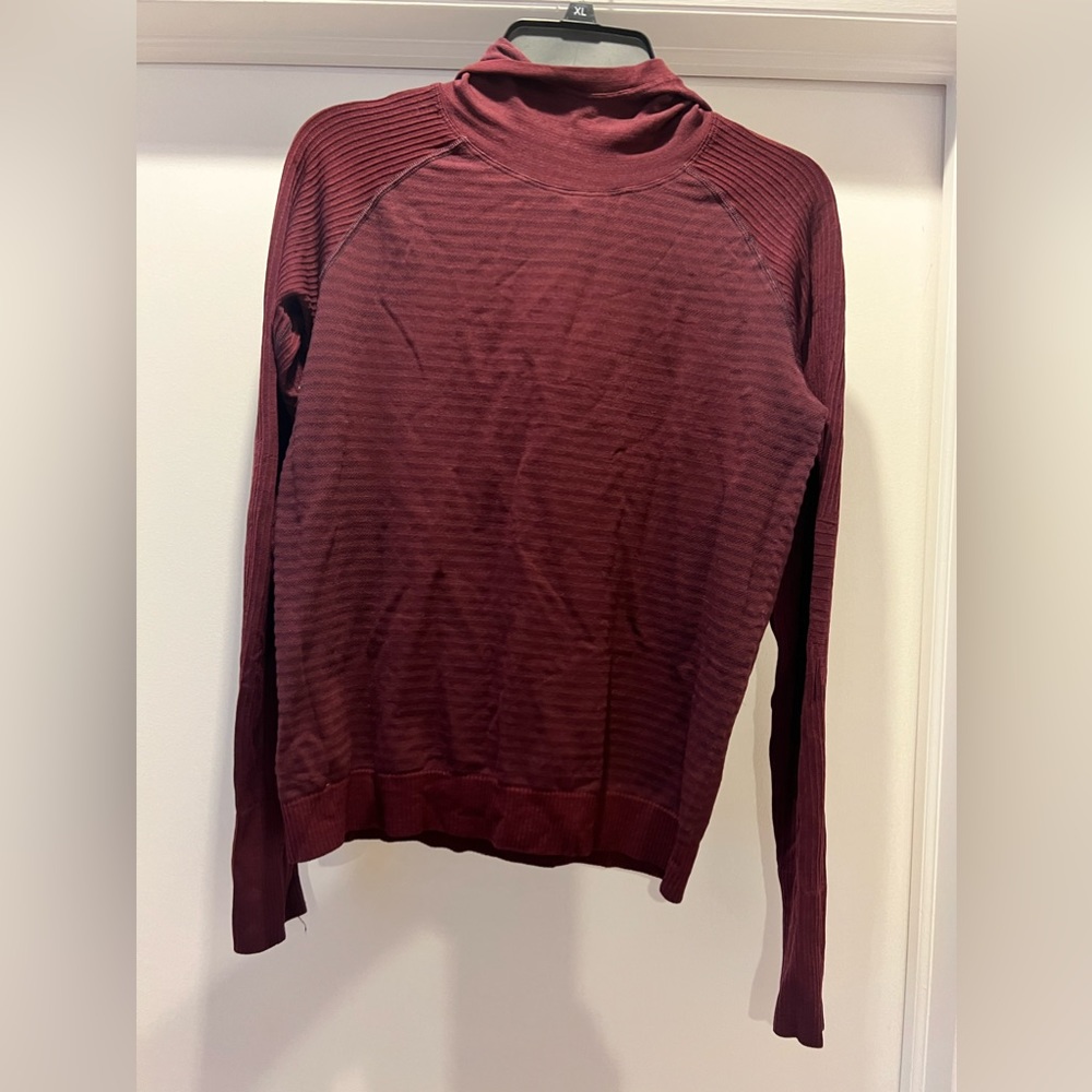 Lululemon long sleeve top with hoodie